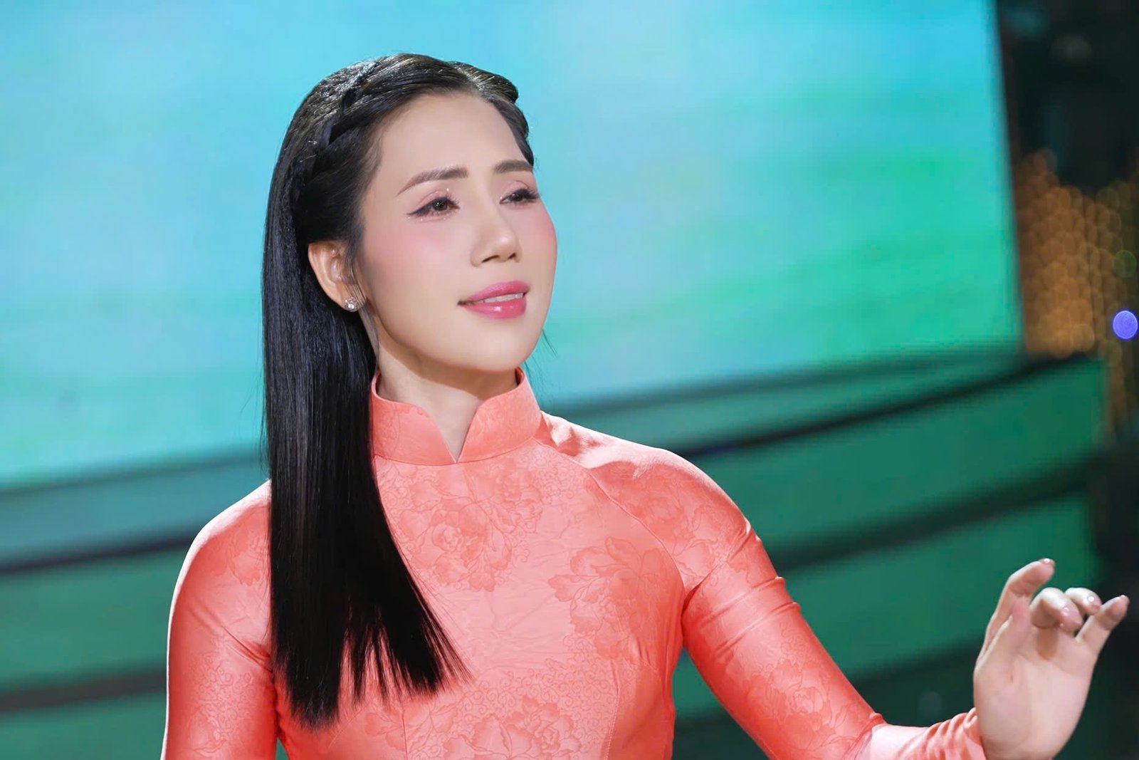 Ca sĩ Minh Huệ – Viết những câu chuyện bằng làn điệu dân ca Nghệ Tĩnh