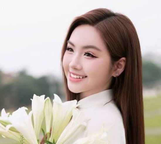 Khánh An – “Tìm em câu ví sông Lam” ca khúc chạm mốc hơn 38 triệu lượt xem